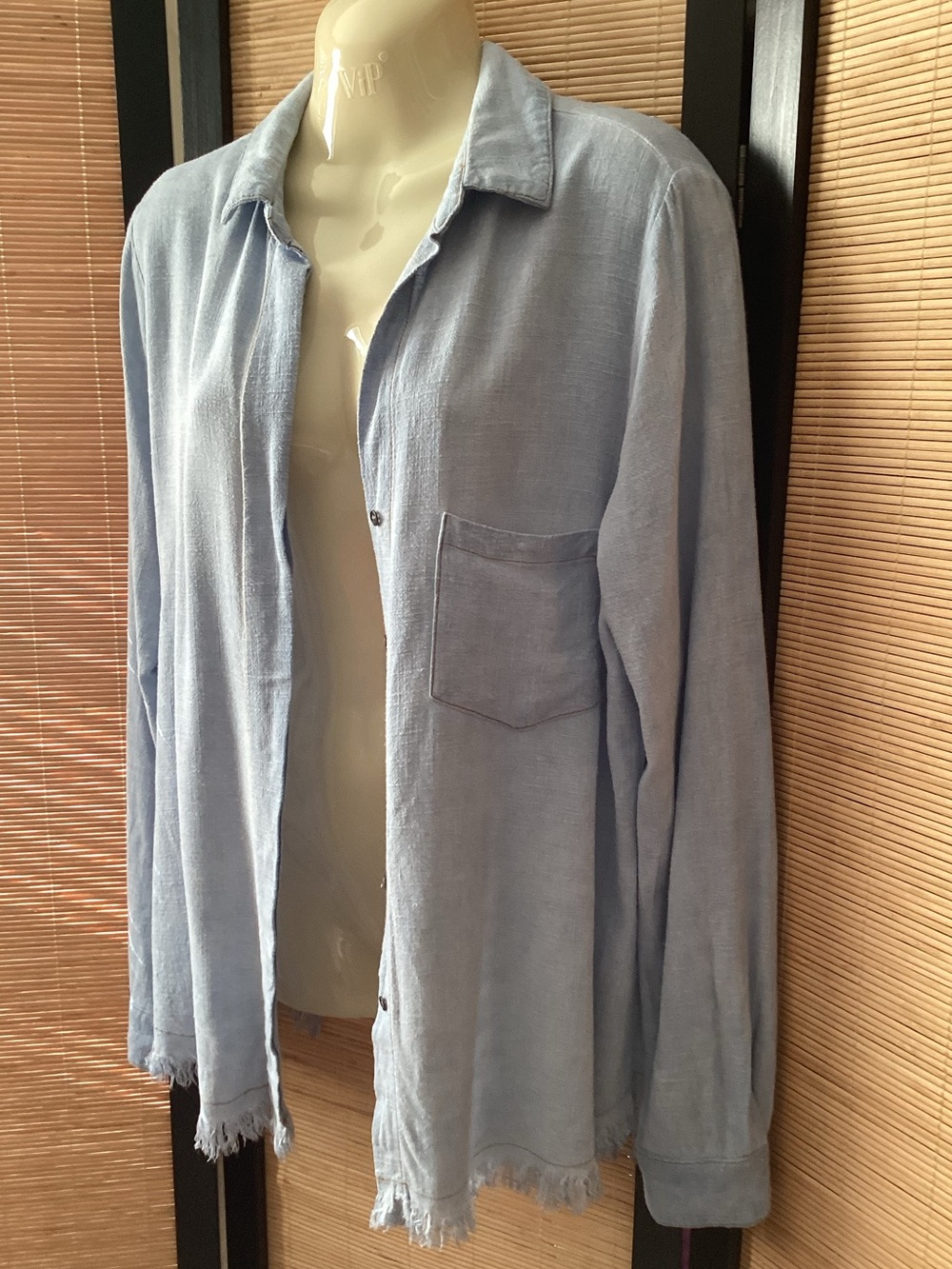 Umgee Linen Blend Light Blue Shirt Sz S frayed hem button down EUC - Picture 4 of 12